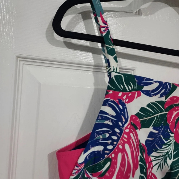 NWT Decree Multi-colored Tropical Pattern Pull On Tank Binkini Top in Size 0X - Picture 2 of 11